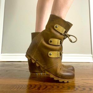 Sorel Joan of Arctic wedge brown leather boots, 8.5